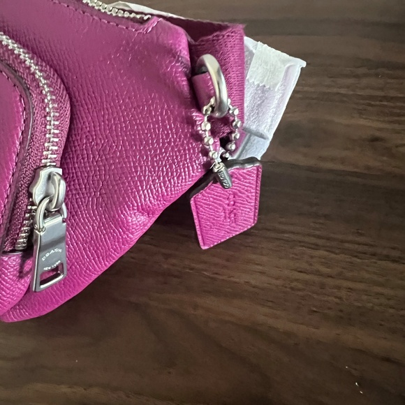 COACH Belt Bag in Crossgrain Leather, DEEP Plum - Picture 4 of 14